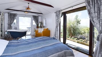 Luxury Suite, 1 King Bed, Beach View | Egyptian cotton sheets, premium bedding, memory-foam beds