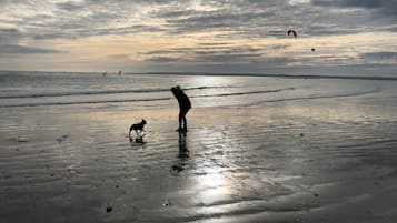 Pantai persendirian