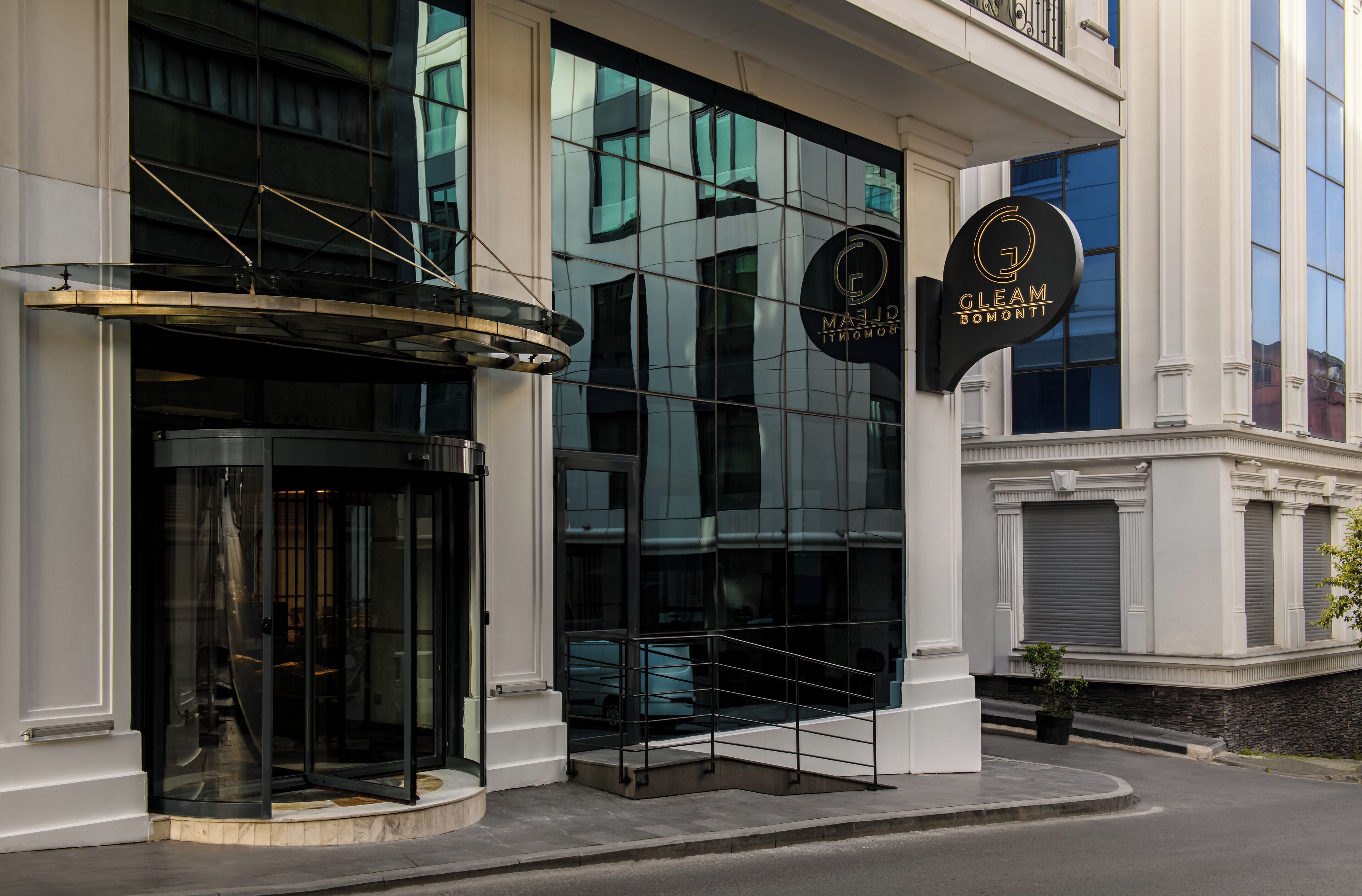 المنشأة من الخارج