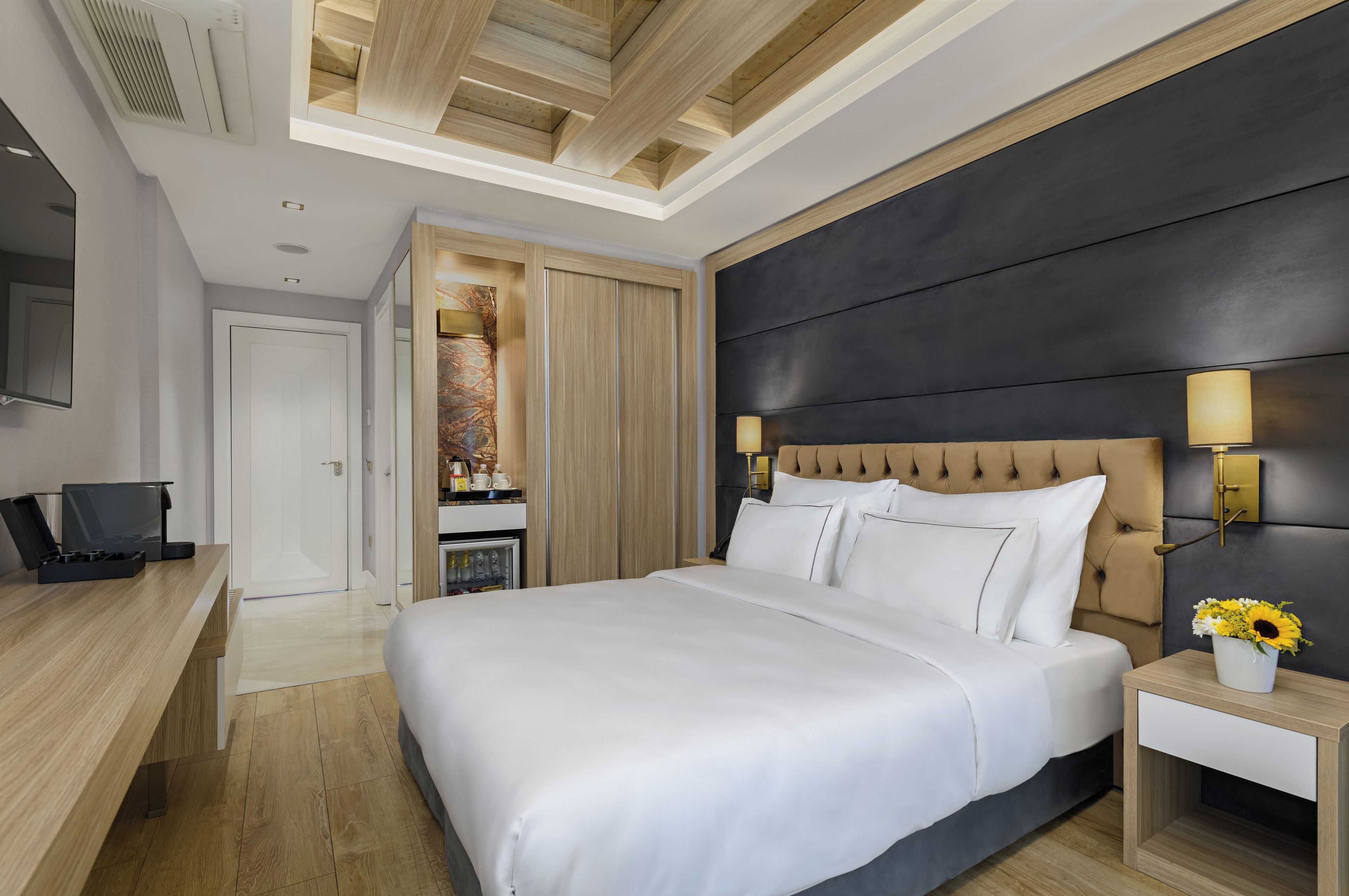 Superior Double Room | Minibar, in-room safe, desk, laptop workspace