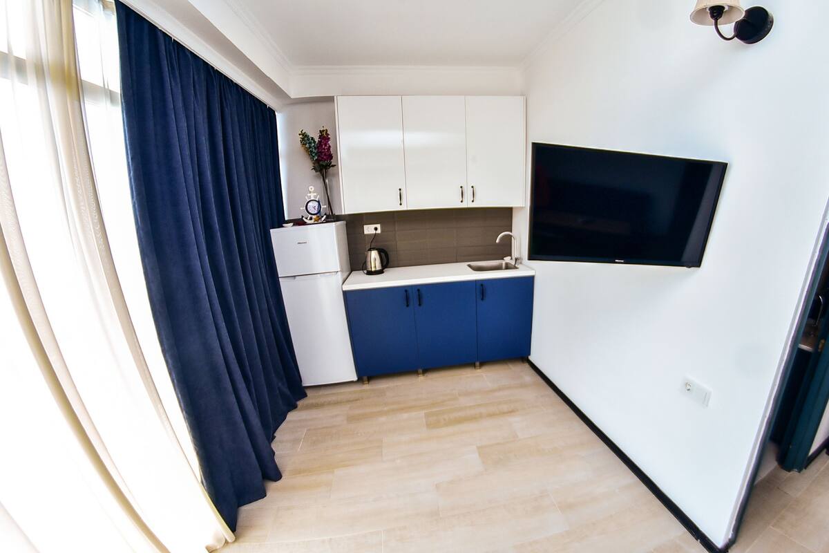 Suite | Private kitchen | Electric kettle