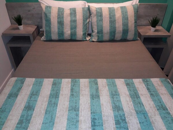 Deluxe-Doppelzimmer, 1 Queen-Bett | Hochwertige Bettwaren, Zimmersafe, individuell dekoriert
