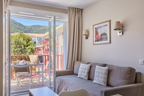 Appartement, 2 chambres | Ameublement personnalisé, chambres insonorisées, lits bébé (gratuits)