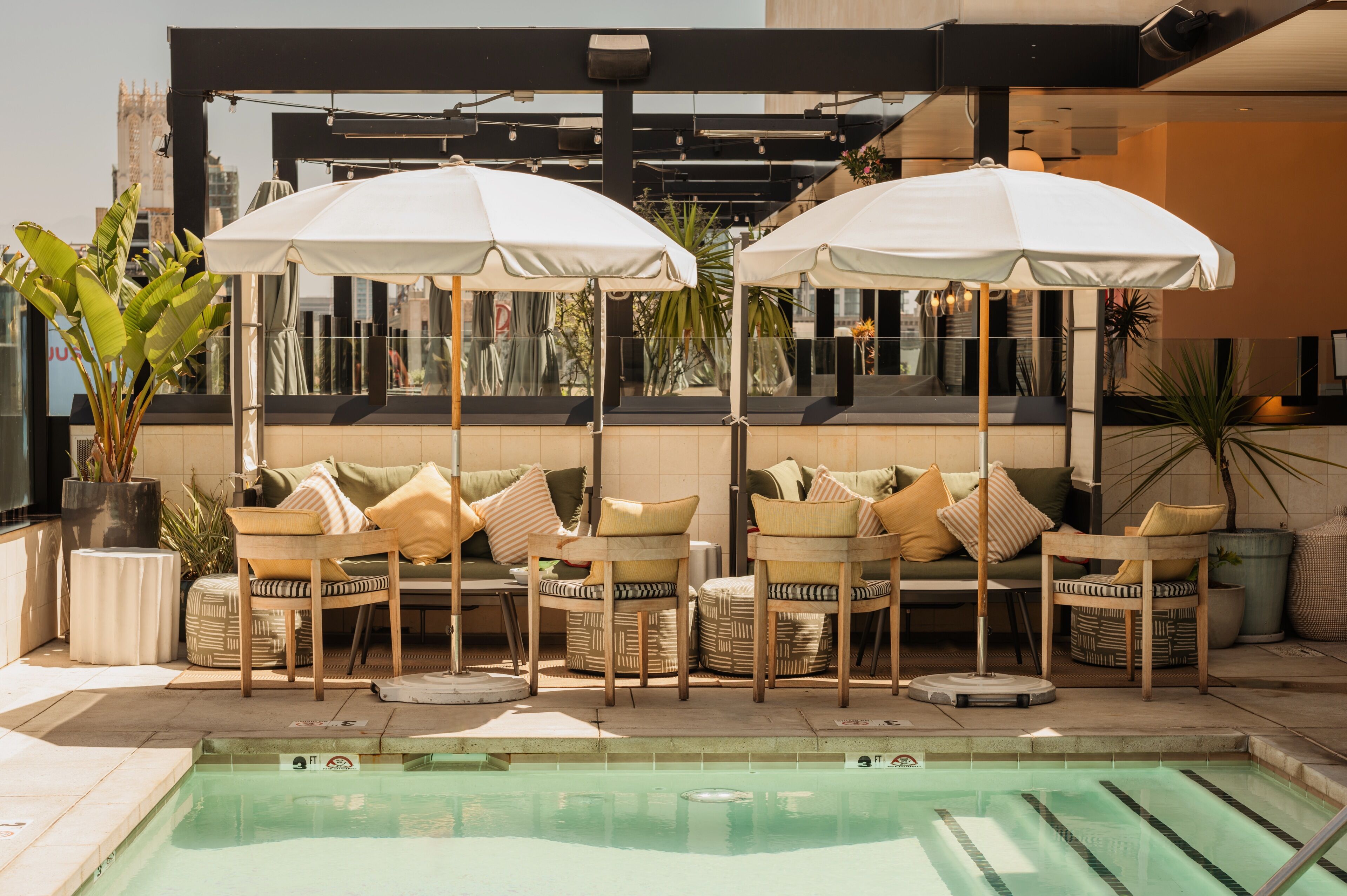 Außenpool, geöffnet von 07:00 Uhr bis 22:00 Uhr, Cabañas (kostenlos)