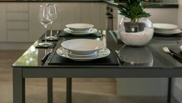 Apartment, 1 Bedroom | Private kitchen | Microwave, oven, stovetop, dishwasher