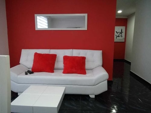 Apartamento full amoblado.