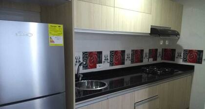 T13 Apartamento totalmente Amoblado. Portería. Excelente ubicación