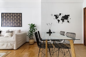 Apartment, 2 Bedrooms, City View | In-room dining