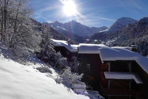 Exterior - Floor -2, view mountain, balcony, 37m², Méribel-Mottaret (Méribel - Les Allues)