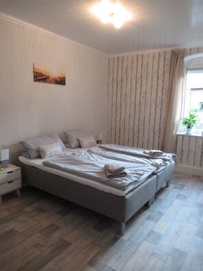 3 Schlafzimmer, Bügeleisen/Bügelbrett, WLAN, Bettwäsche