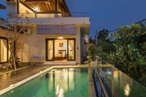 Outdoor pool, an infinity pool - 2 Bedroom Villa, Uluwatu Private Pool Villa near Melasti Beach (Ungasan)