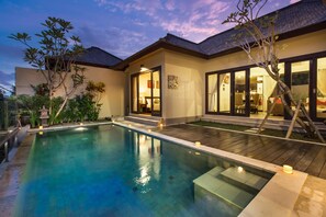 Outdoor pool, an infinity pool - 2 Bedroom Villa, Uluwatu Private Pool Villa near Melasti Beach (Ungasan)