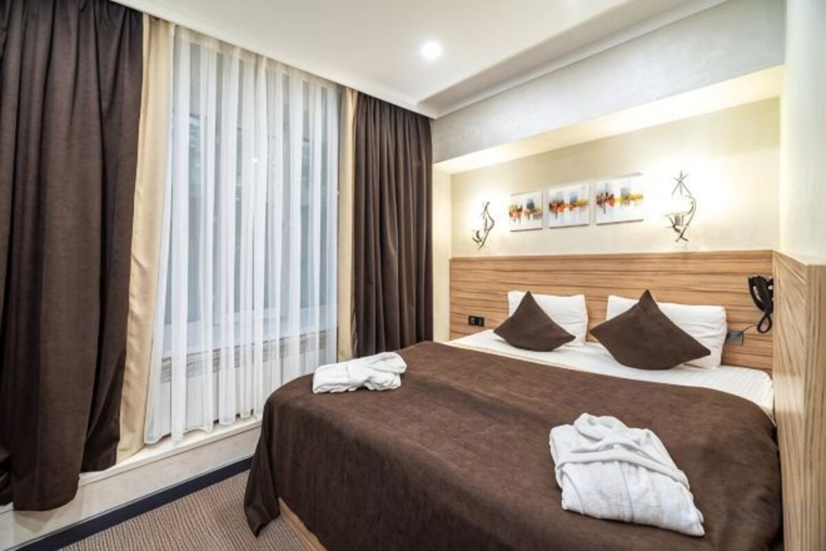 Deluxe Double Or Twin Room With City View