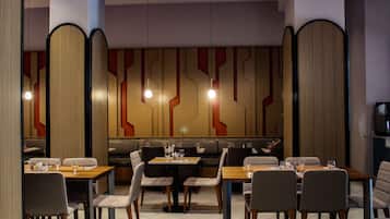 Daily full breakfast for a fee