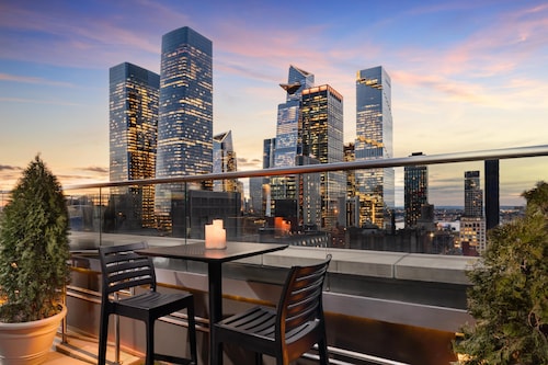 Doubletree by Hilton New York Times Square South