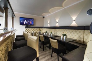 Daily buffet breakfast (EUR 7.9 per person) - Vital Hotel Adendorf (Adendorf)