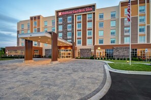 Exterior - Hilton Garden Inn Lansing West (Lansing)