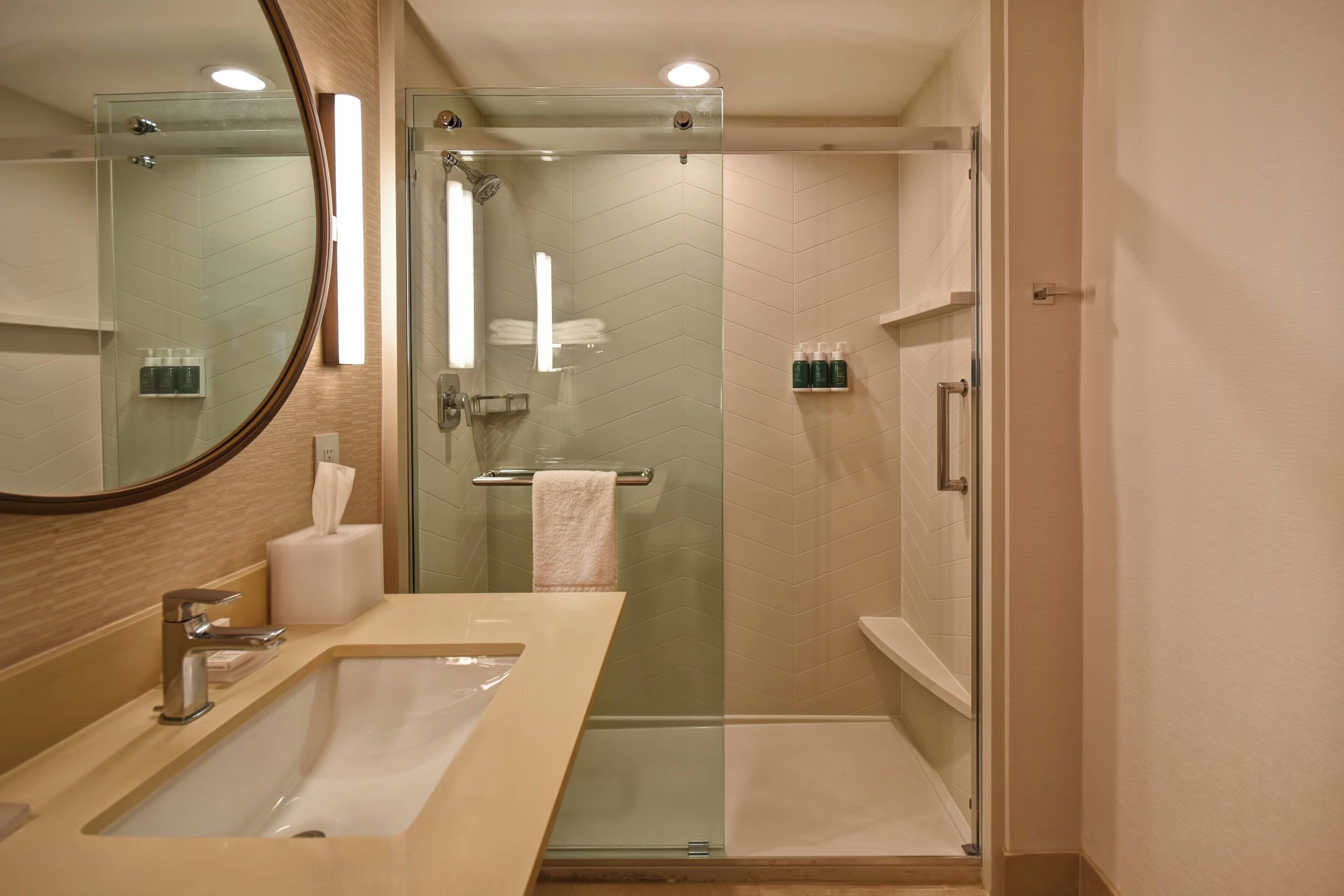 free toiletries, hair dryer