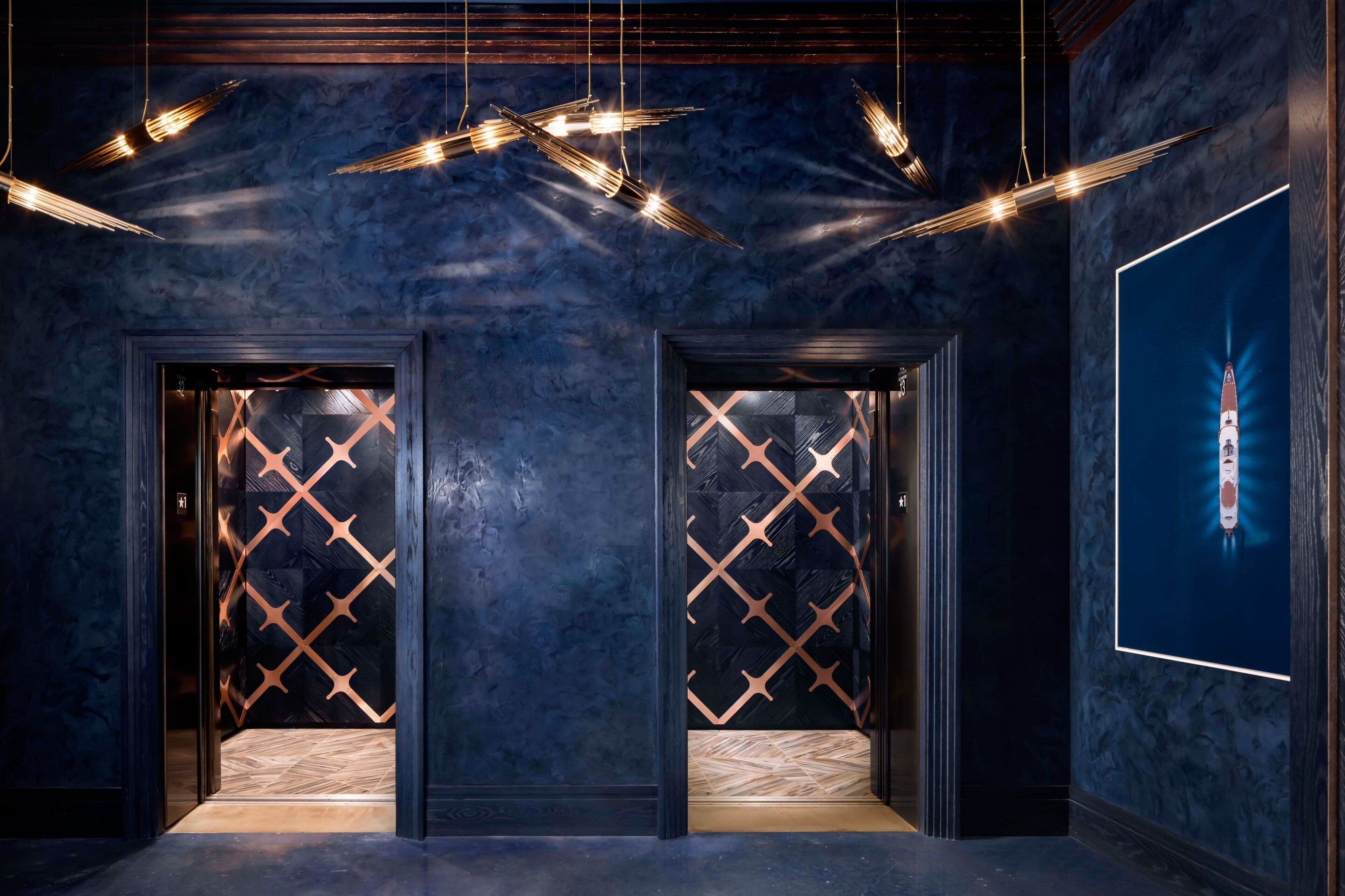 3 bars/lounges, tapas bar, gastropub, rooftop bar