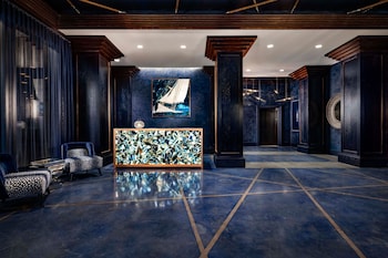 Hotel entrance and lobby at JW Marriott Savannah Plant Riverside District