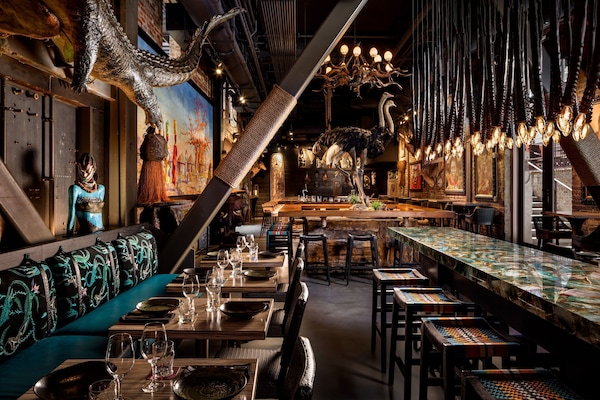 3 bars/lounges, tapas bar, gastropub, rooftop bar