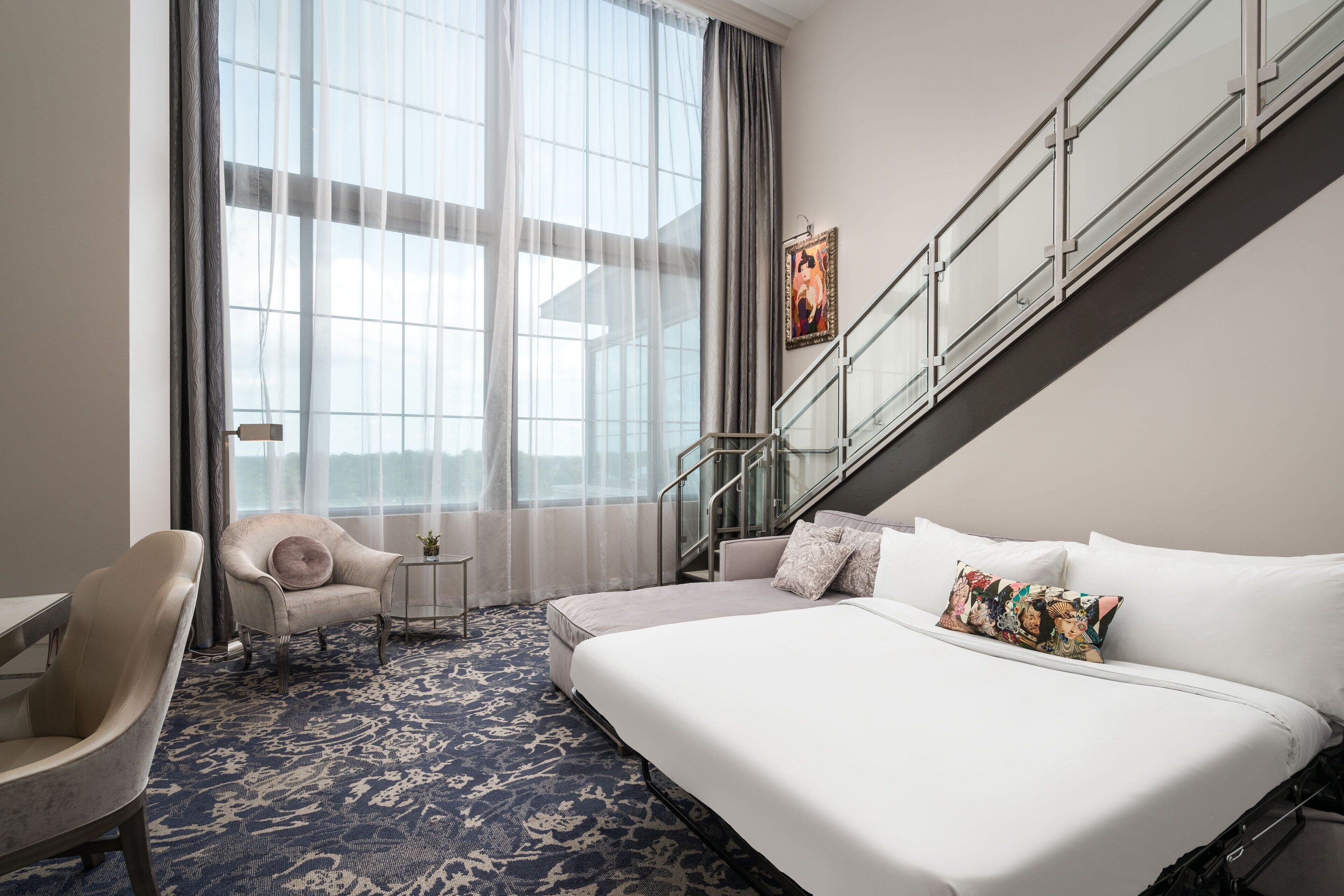 loft, 1 bedroom, non smoking | 1 bedroom, minibar, in-room safe, desk