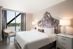 Minibar, in-room safe, desk, laptop workspace