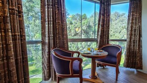 ฝ่ายต้อนรับ