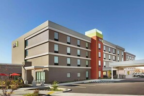 Exterior - Home2 Suites by Hilton Portland Airport OR (Portland)