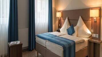 Comfort Double Room | Minibar, in-room safe, desk, laptop workspace