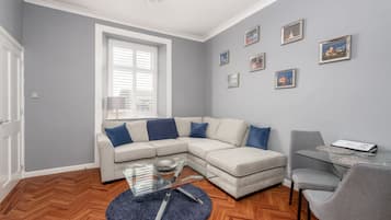 Luxury Apartment | Living area | Flat-screen TV