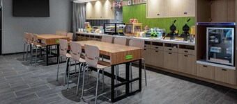 北查爾斯頓-大學大道希爾頓惠庭飯店