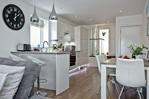 Sunnymead Penthouse, Exmouth -  an apartment that sleeps 4 guests  in 2 bedrooms