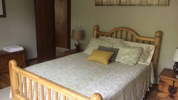 4 dormitorios, tabla de planchar con plancha, wifi gratis y ropa de cama