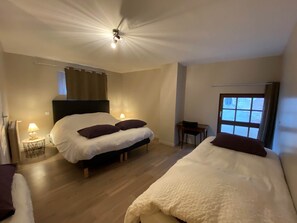 4 Schlafzimmer, schallisolierte Zimmer, Bügeleisen/Bügelbrett