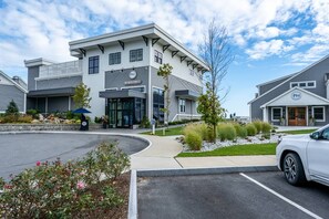 Exterior - Adorable Cottage! Wlk 2 Beach! Cntrl AC! Fire Pit! (Dennis)