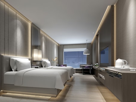 Down comforters, minibar, in-room safe, desk