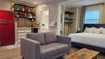 Superior Room | Blackout curtains, soundproofing, iron/ironing board, free WiFi