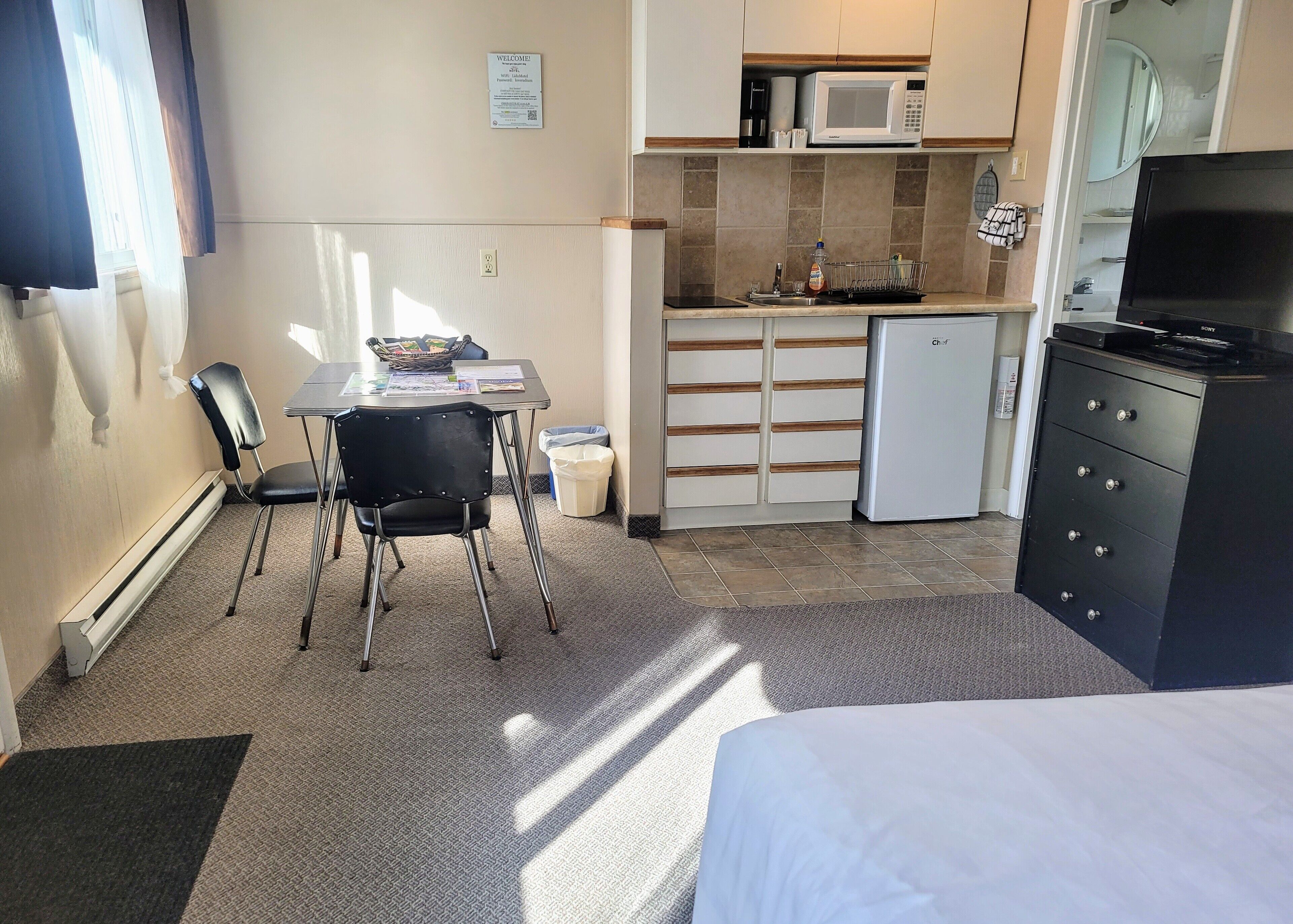 Standard Suite | Dining room