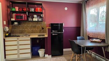 Deluxe Room | Blackout drapes, soundproofing, iron/ironing board, free WiFi