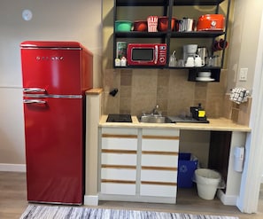 Quarto superior | Cozinha privada | Micro-ondas, cafeteira/chaleira, chaleira elétrica, freezer