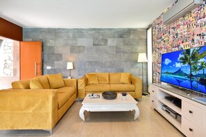 Club Villa (2 Bedrooms) | Living room | 32-inch TV with satellite channels, DVD player, MP3 dock - Salobre Golf Villas - Holiday Rental Par 4 - 8 (San Bartolomé de Tirajana)