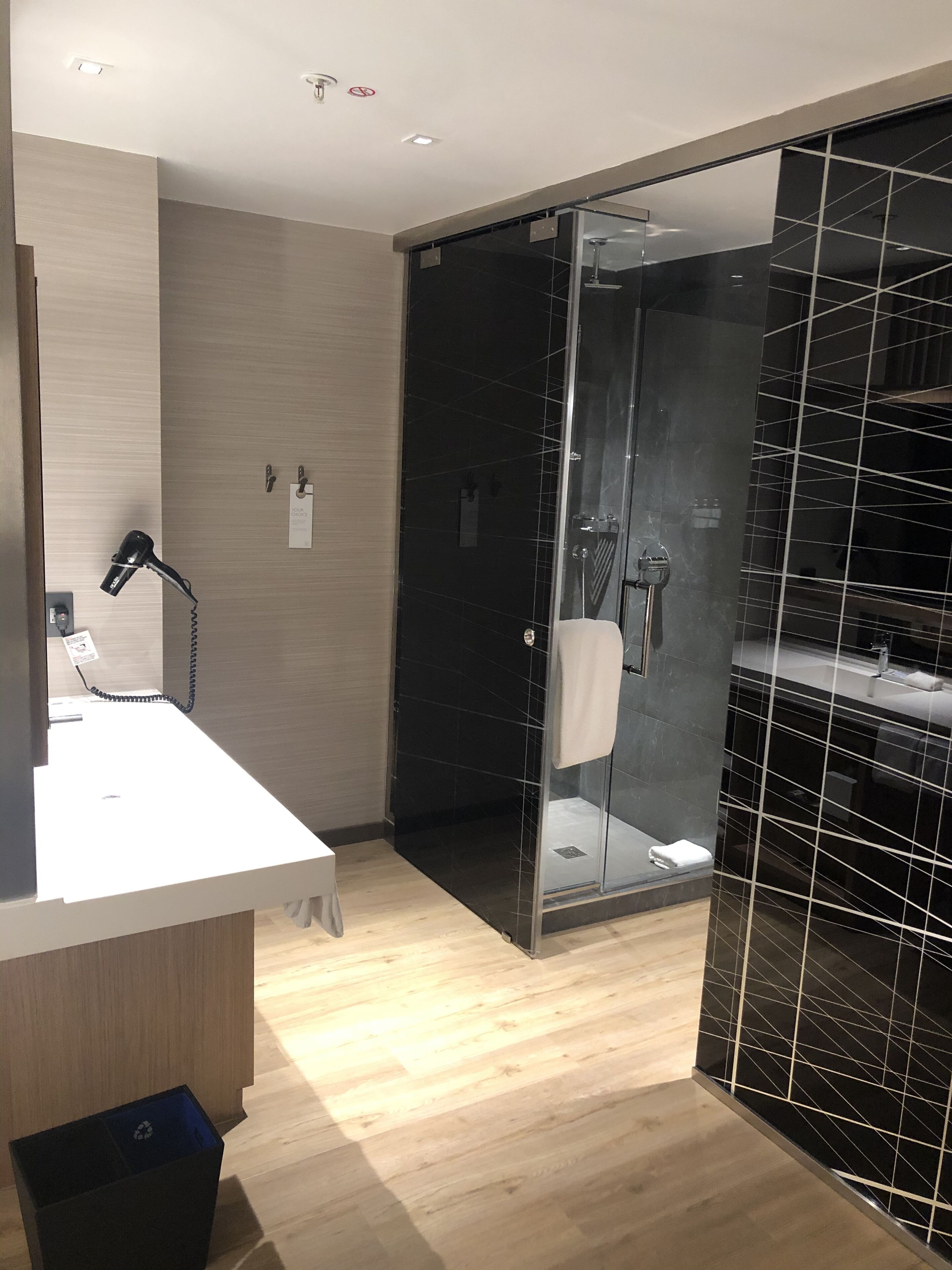 studio, 1 king bed, non smoking | bathroom | free toiletries, hair dryer, towels, soap