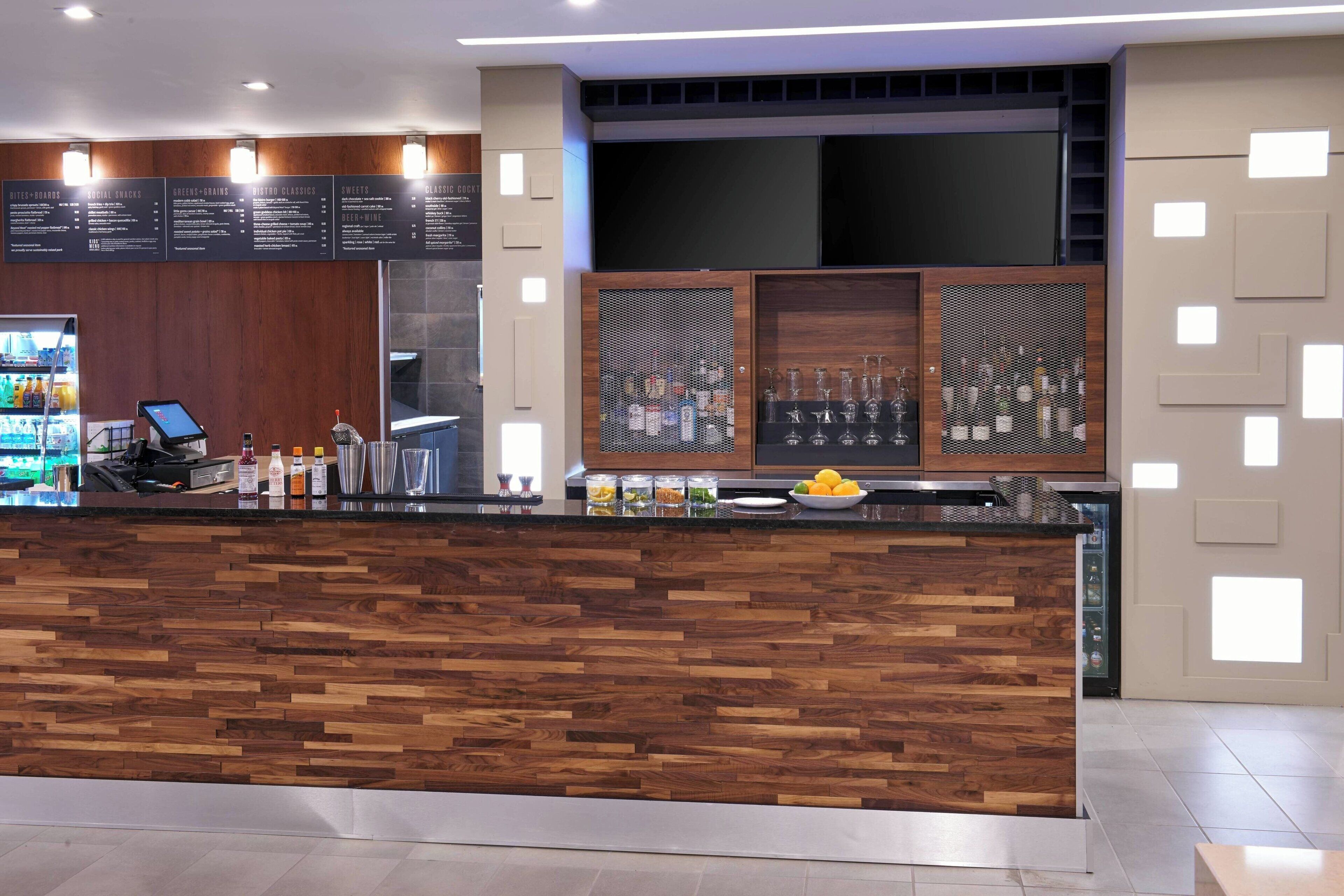 breakfast and dinner served, american cuisine