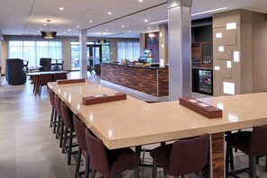 Breakfast and dinner served, American cuisine - Courtyard by Marriott Jackson (Jackson)