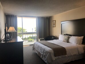 Standard Room, 1 King Bed