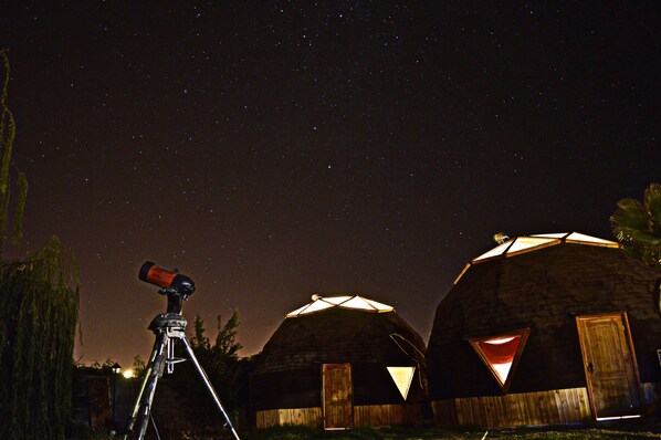 Deluxe Cabin, Multiple Bedrooms (Domo Geodesico con Tejado de Vidrio) | Terrace/patio