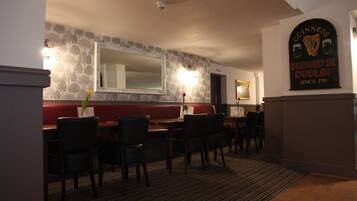 Engelsk frokost hver dag (GBP 4.95 per person)