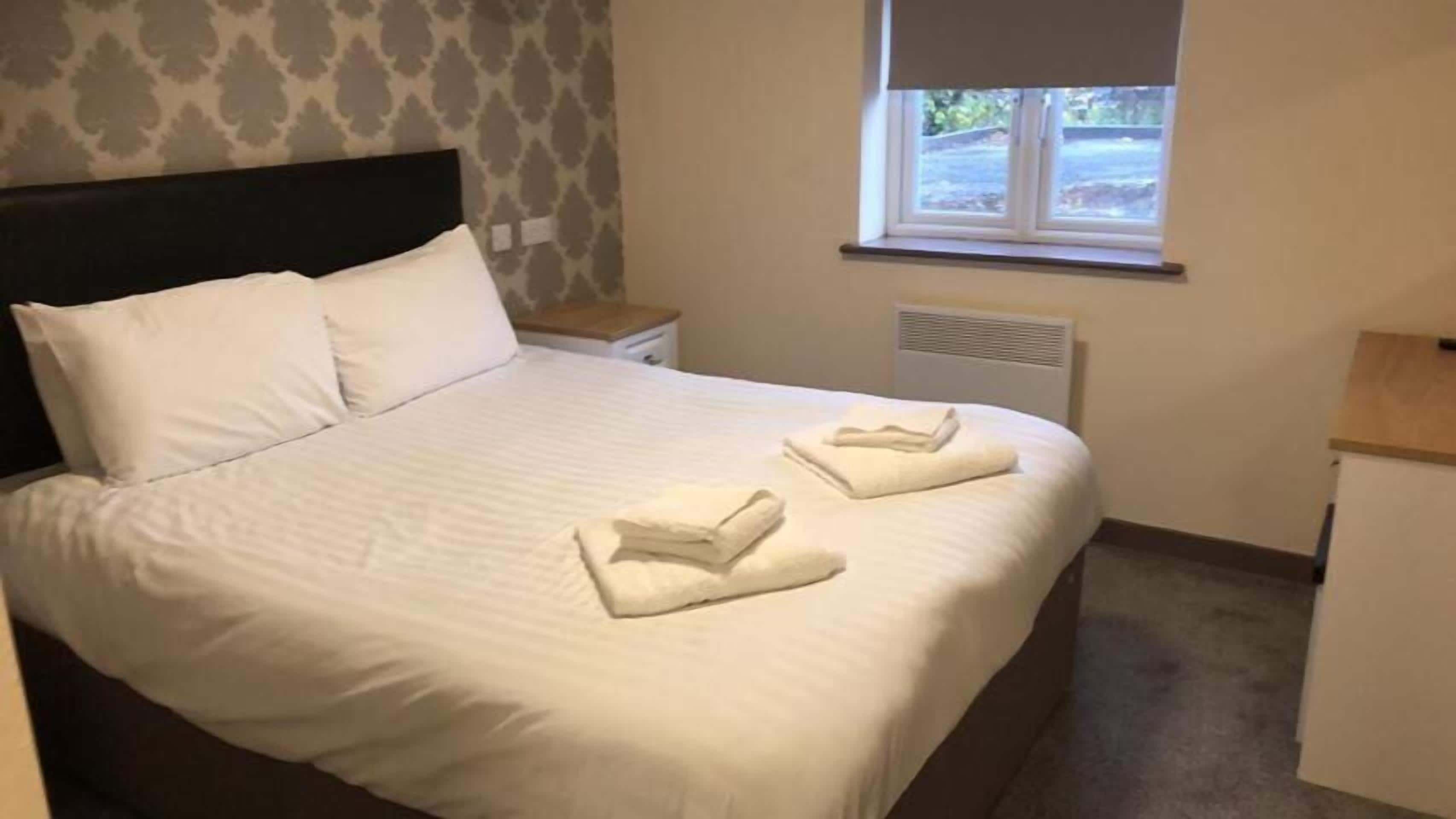 standard double room | iron/ironing board, free wifi, bed sheets