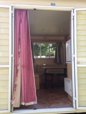 Room - Camping de Lagraulière (Perpezac-le-Noir)